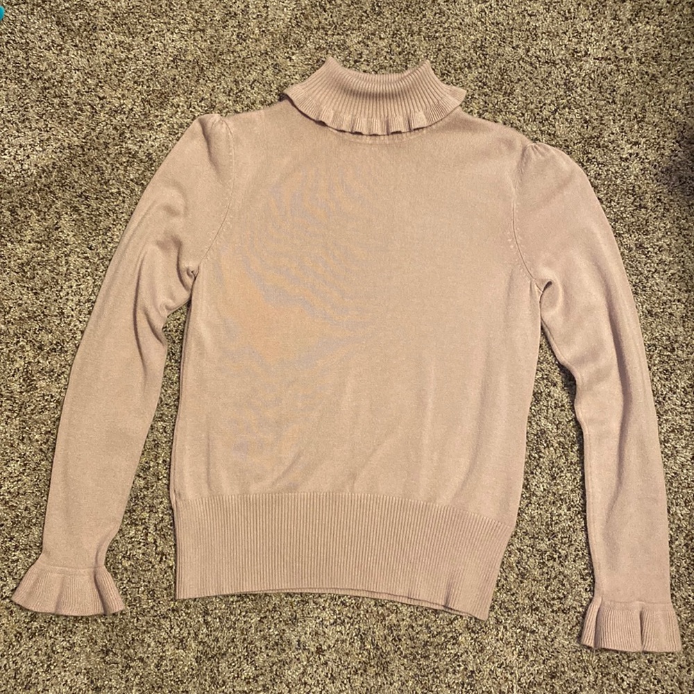 💥 2/$10💥 Joseph A Ruffled Turtleneck Sweater